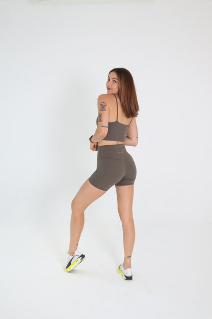 Studio Crop | Olive