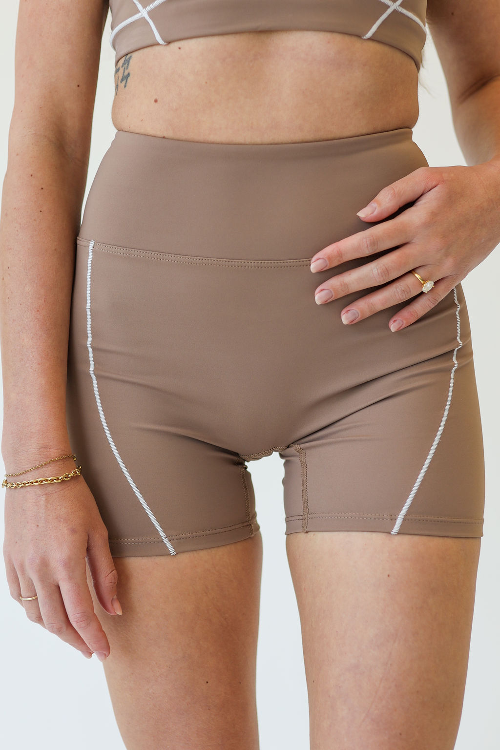 Move Shorts | Dessert Taupe