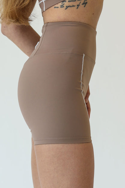 Move Shorts | Dessert Taupe
